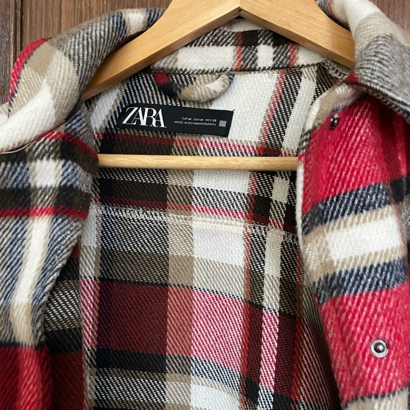 Cropped Plaid Shacket - Picture 2 of 3